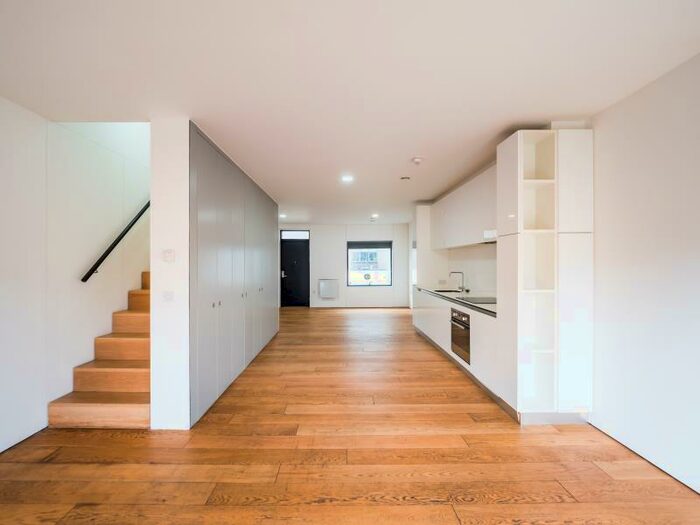 3 Bedroom Town House To Rent In Keepers Quay, M4