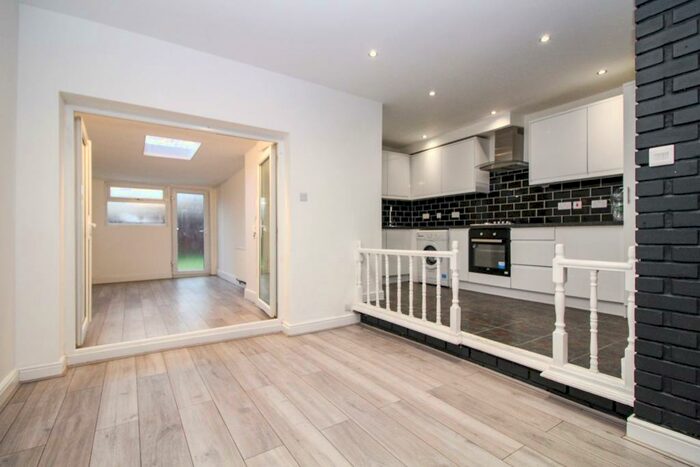 5 Bedroom Terraced House To Rent In Essex Road, Barking, IG11