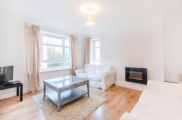 2 Bedroom Flat To Rent In Valley Grove, Charlton, London, SE7