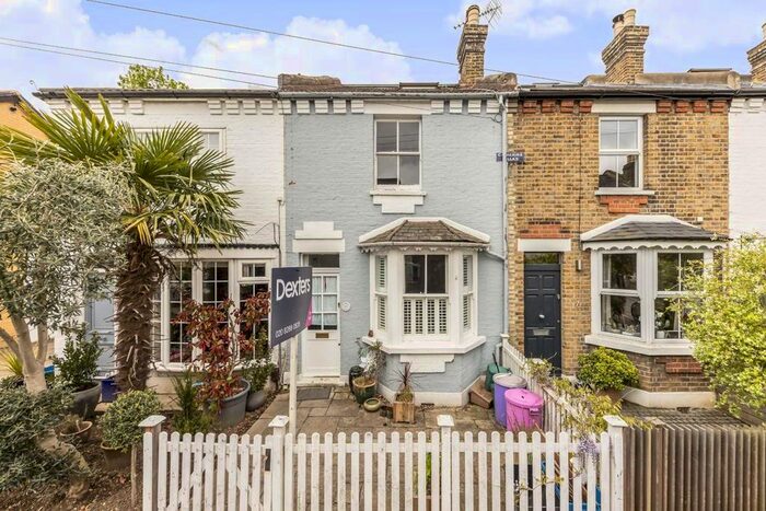 3 Bedroom Property To Rent In New Road, Ham, Richmond, TW10