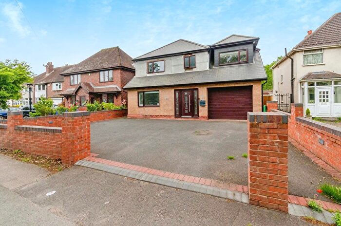 4 Bedroom Detached House For Sale In Walsall Road, Aldridge, Walsall, West Midlands, WS9