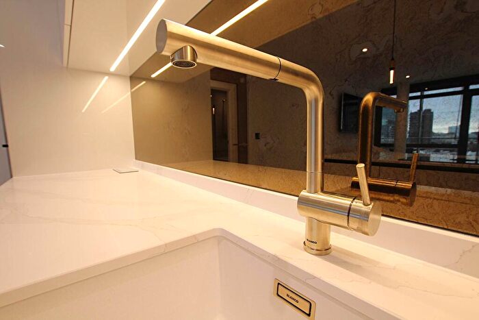 2 Bedroom Apartment To Rent In Deansgate, Manchester, NO1