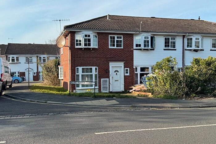3 Bedroom End Of Terrace House To Rent In Mount Hermon Rd, Woking, Surrey, GU22