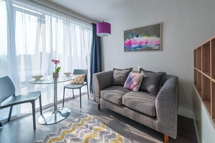 Studio To Rent In St. Johns Road, Leeds, West Yorkshire, LS3