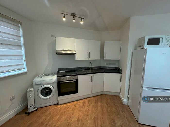 Studio To Rent In Myron Place, London, SE13