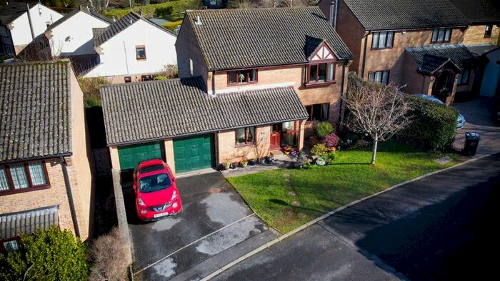 4 Bedroom Detached House For Sale In Chestnut Drive, Newton Abbot, TQ12