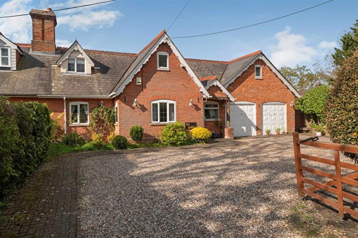 4 Bedroom Semi-detached House For Sale In Cricket Hill, Finchampstead, Berkshire, RG40