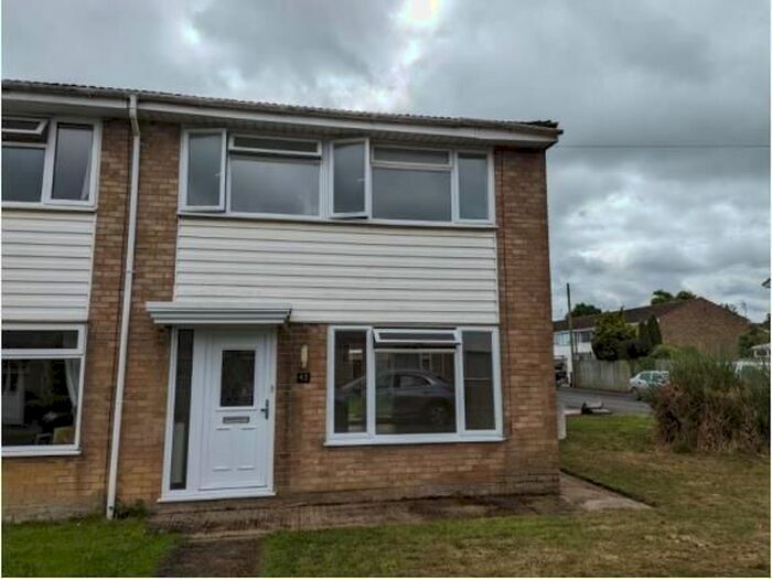 3 Bedroom Property To Rent In Knaves Acre, Headcorn, Ashford, TN27