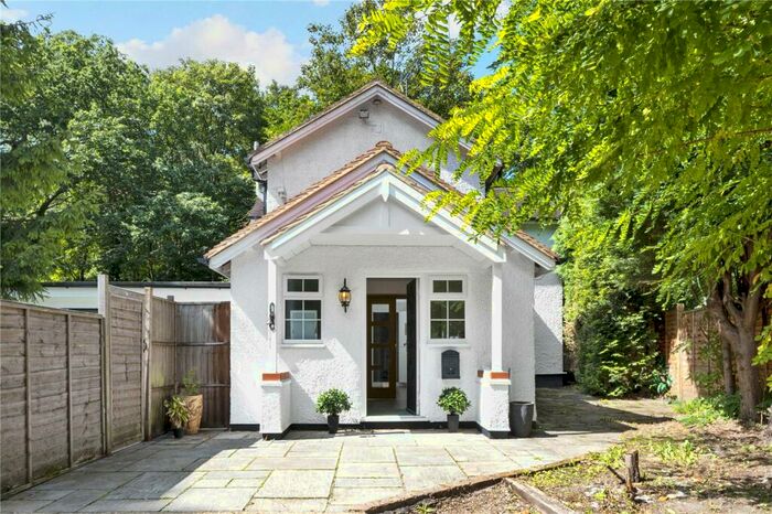 3 Bedroom Detached House To Rent In Convent Lane, Burwood Park, Cobham, Surrey, KT11