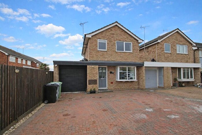 3 Bedroom Link Detached House For Sale In Towning Close, Deeping St James, PE6