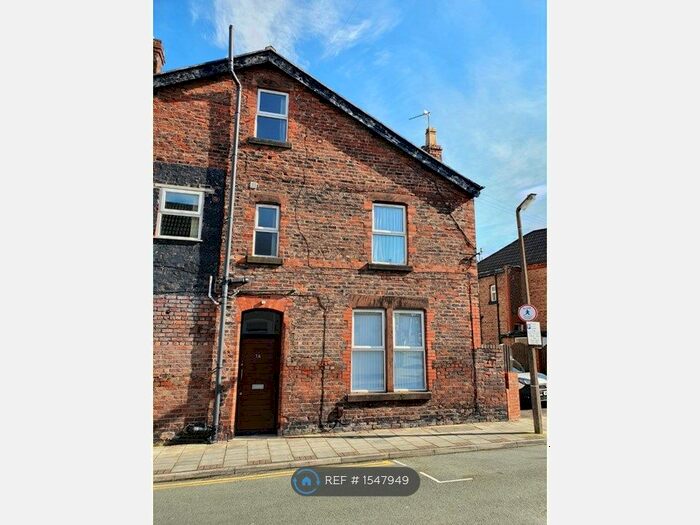 2 Bedroom Maisonette To Rent In Waverley Grove, Prenton, CH42