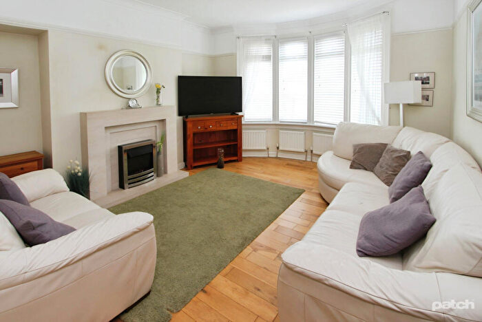 2 Bedroom Bungalow For Sale In Glasgow Road, Paisley, PA1