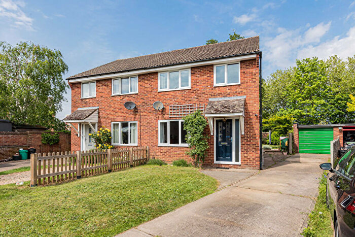 3 Bedroom Semi-Detached House For Sale In Elizabeth Avenue, Abingdon, OX14
