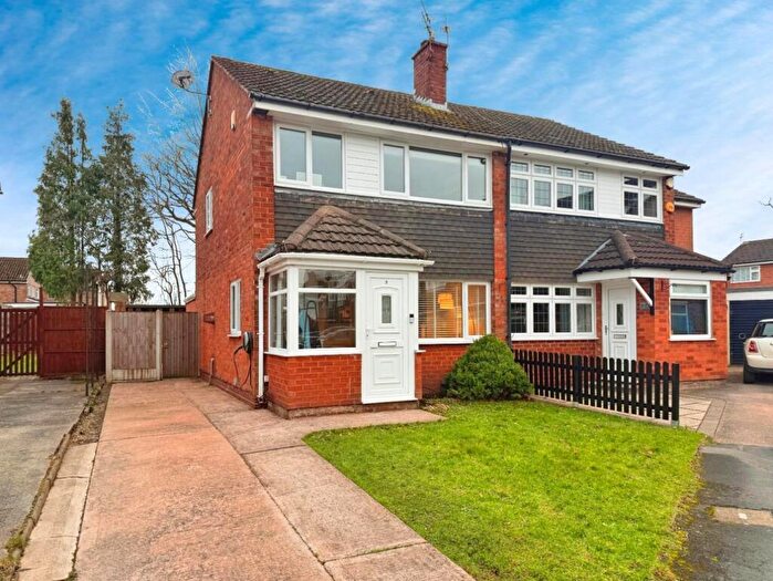 3 Bedroom Semi-Detached House For Sale In Fairhaven Close, Bramhall, SK7