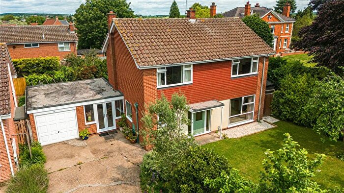 4 Bedroom Detached House For Sale In Woodland View, Southwell, Nottinghamshire, NG25