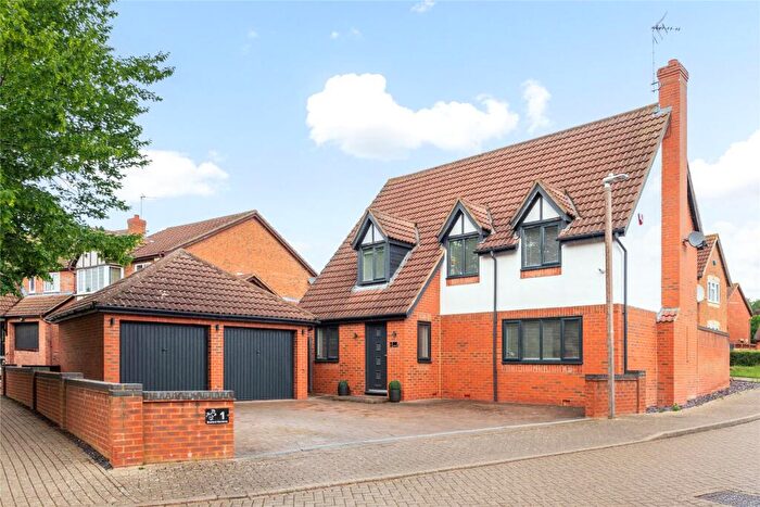 4 Bedroom Detached House For Sale In Braford Gardens, Shenley Brook End, Milton Keynes, Buckinghamshire, MK5