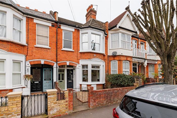 2 Bedroom Apartment For Sale In Howard Road, Walthamstow, E17