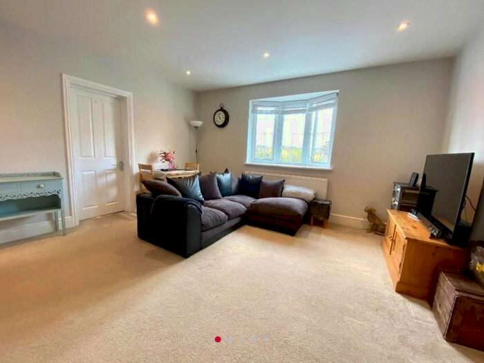 1 Bedroom Flat To Rent In St. Marys Copse, St. Marys Road, Old Malden, Worcester Park, KT4