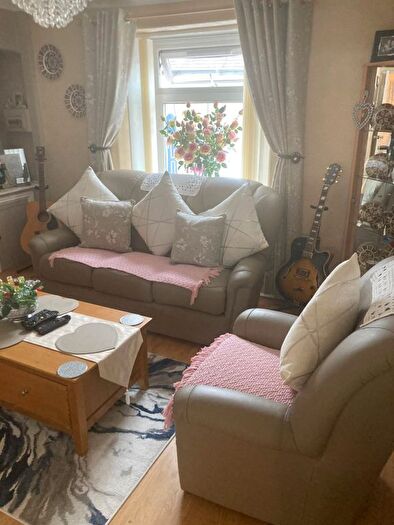 1 Bedroom Flat To Rent In Neath Road, Swansea, SA1