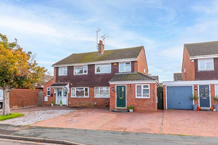 4 Bedroom Semi Detached House For Sale In Dormer Avenue, Wing, Leighton Buzzard, LU7