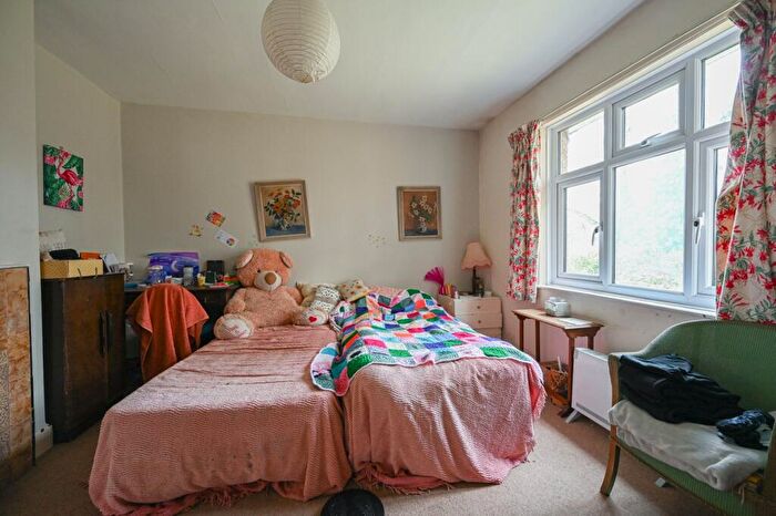 2 Bedroom Detached House For Sale In Furze Hill, Fordingbridge, SP6