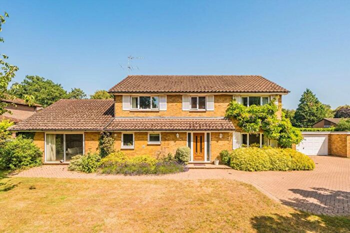 5 Bedroom House To Rent In Milner Drive, Surrey, KT11