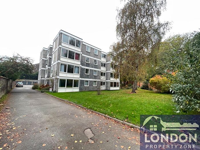 1 Bedroom Flat To Rent In Queens Ride, Barnes, London, SW13