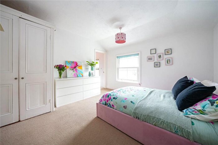 1 Bedroom Flat For Sale In Buckland Hill, Maidstone, ME16