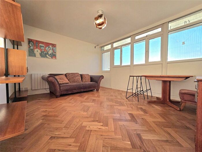 2 Bedroom Flat To Rent In Kingsfield House, Lambscroft Avenue, Mottingham, London, SE9