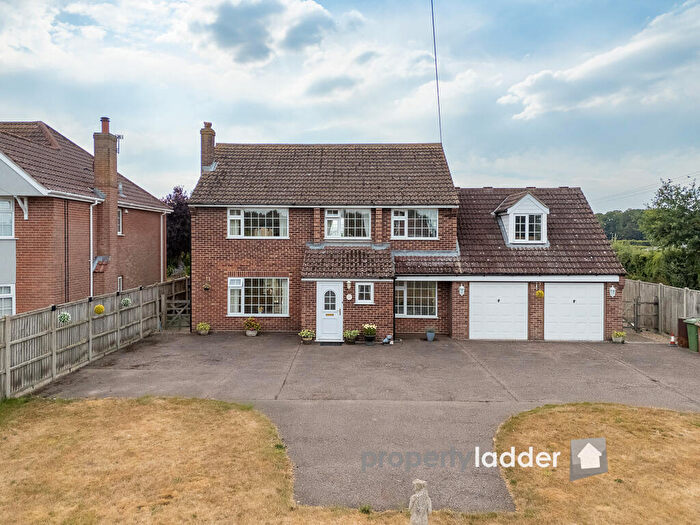 5 Bedroom Detached House For Sale In Woodbastwick Road, Blofield, Norfolk, NR13