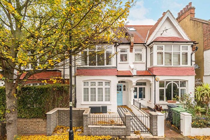 4 Bedroom Flat To Rent In Broxholm Road, West Norwood, SE27