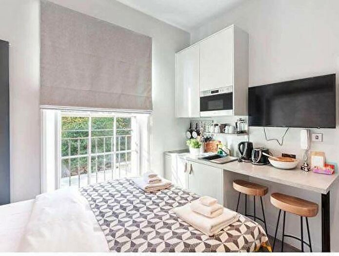 Apartment To Rent In Oakley Square, Mornington Crescent, Euston Camden, London, NW1