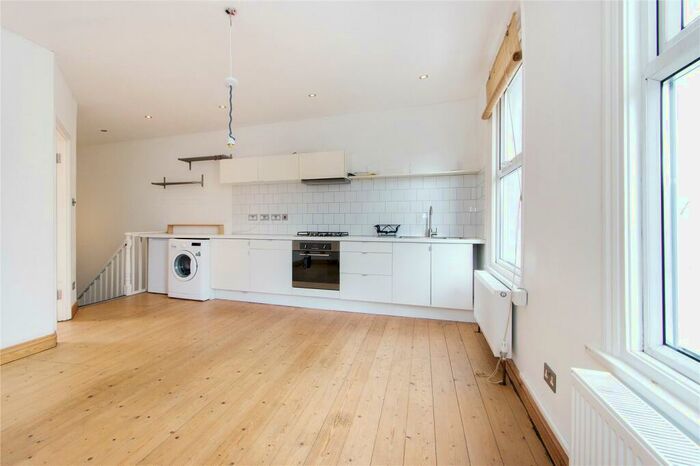 2 Bedroom Apartment To Rent In Elderfield Road, Clapton, Hackney, London, E5