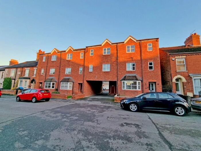 2 Bedroom Flat To Rent In Cambridge Street, Rugby, CV21