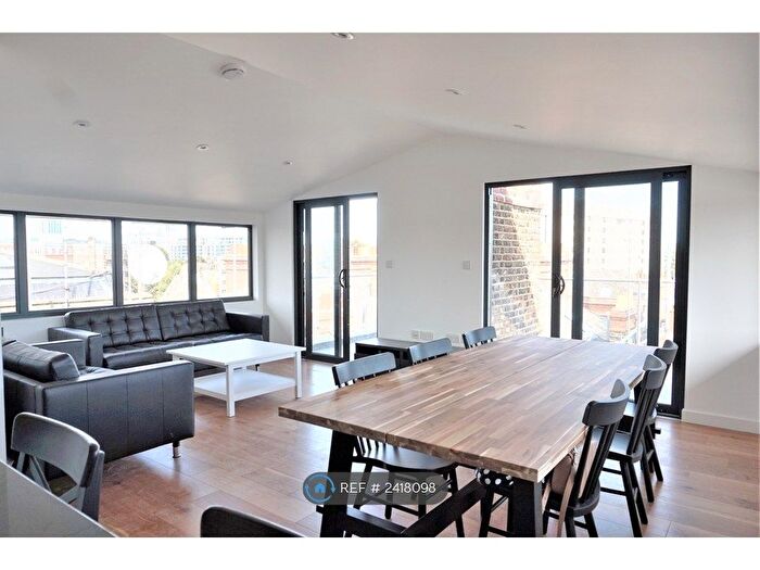 3 Bedroom Flat To Rent In Kensington Hall Gardens, London, W14