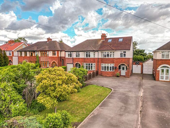 4 Bedroom Semi-Detached House For Sale In The Long Shoot, Nuneaton, CV11