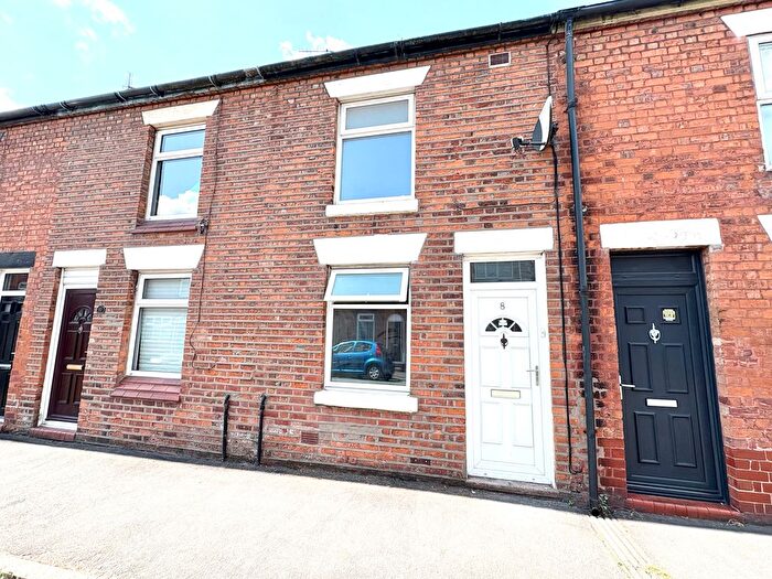 2 Bedroom Property To Rent In Dean Street, Winsford, CW7