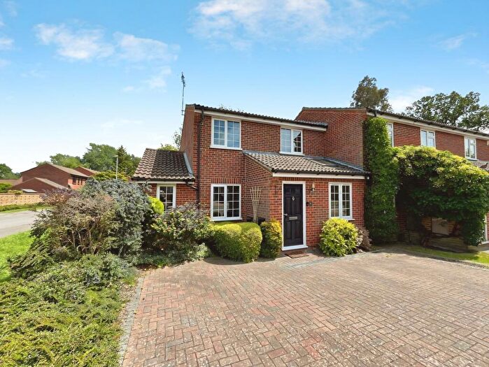 3 Bedroom End Of Terrace House For Sale In Draycott, Bracknell, Berkshire, RG12