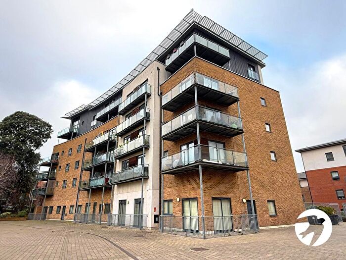 2 Bedroom Flat For Sale In Kingswood Court, Hither Green Lane, London, SE13