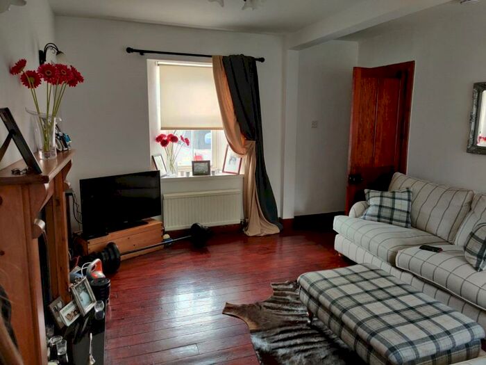 2 Bedroom Apartment To Rent In Kirk Street, Oldmeldrum, Aberdeenshire, AB51