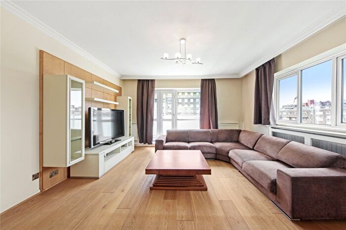 3 Bedroom Flat To Rent In Avenue Road, St John's Wood, NW8