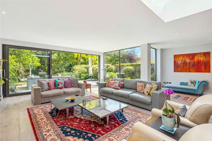 4 Bedroom Property To Rent In Park Road, Grove Park, W4