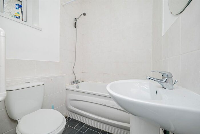 3 Bedroom Terraced House For Sale In Wilfred Street, Barry, CF63