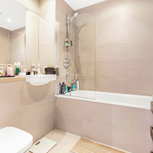 1 Bedroom Flat To Rent In Nicholson Square, London, E3