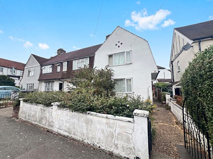 3 Bedroom End Terrace House For Sale In The Glade, Coulsdon, CR5