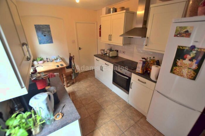 4 Bedroom Terraced House To Rent In Grange Avenue, Reading, RG6