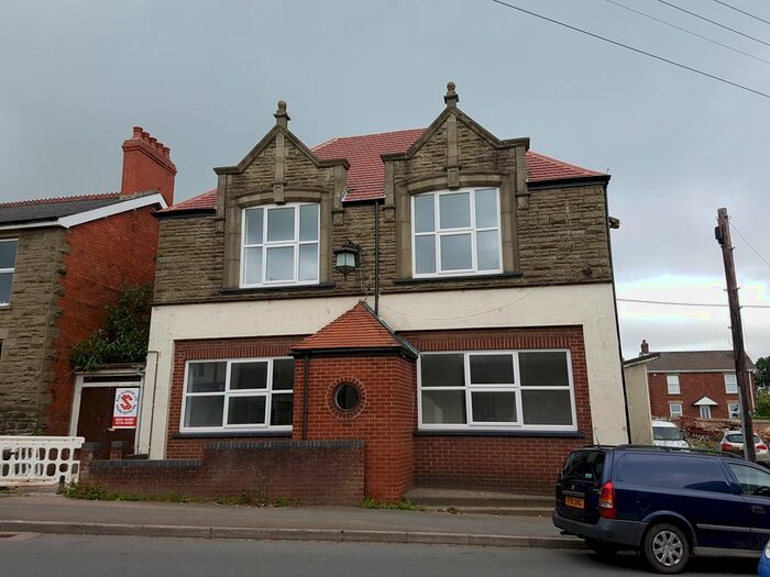 2 Bedroom Flat To Rent In High Street, Bream, GL15