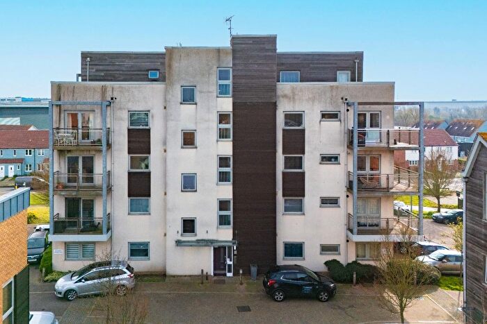 1 Bedroom Flat For Sale In Cameron Drive, Dartford, Kent, DA1