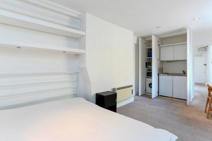 Studio To Rent In St. John Street, London, EC1M