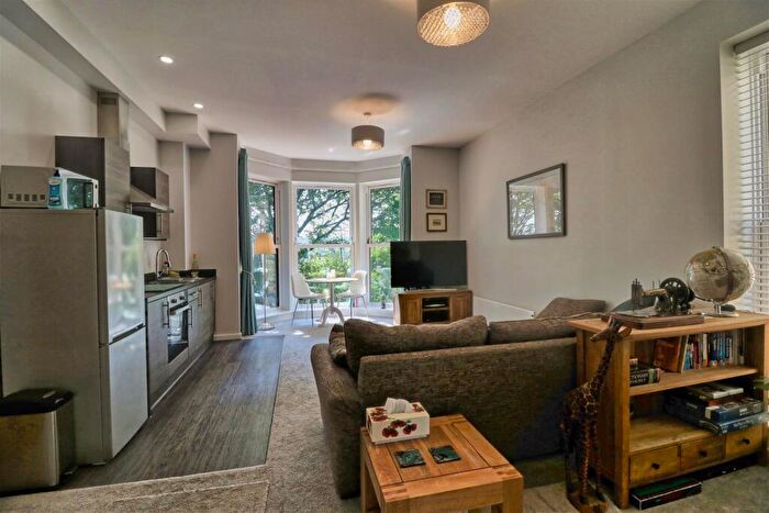 1 Bedroom Flat To Rent In Clarence Road, Horsforth, Leeds, West Yorkshire, LS18